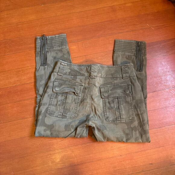 Vtg. y2k Women's Camo Cargo Pants 7 for All Mankind 27' waist - Picture 1 of 5